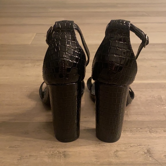 Lulu’s Heels - Picture 3 of 5